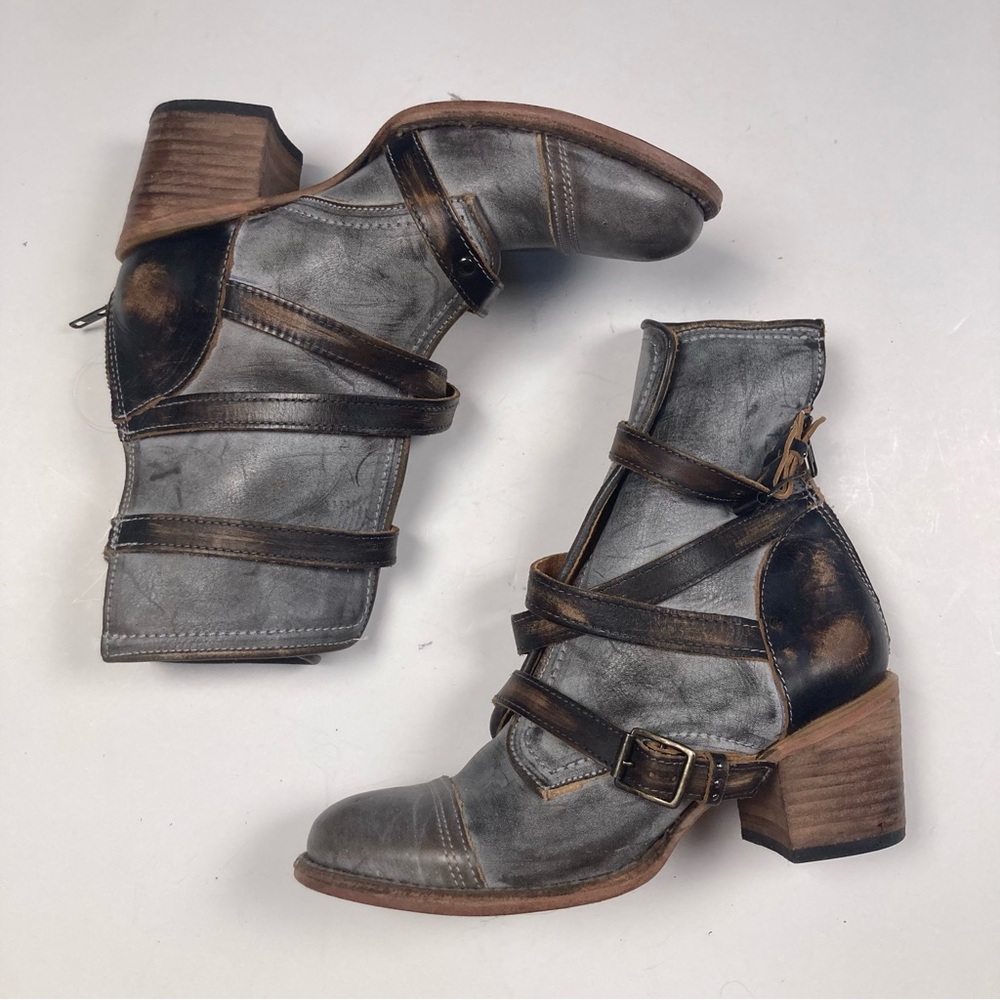 FREEBIRD BY STEVEN CANYON Distressed Grey Leather Ankle Boots
